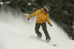The majority of snowboarding injuries involve the upper extremity and ankle, but serious injuries are rare.