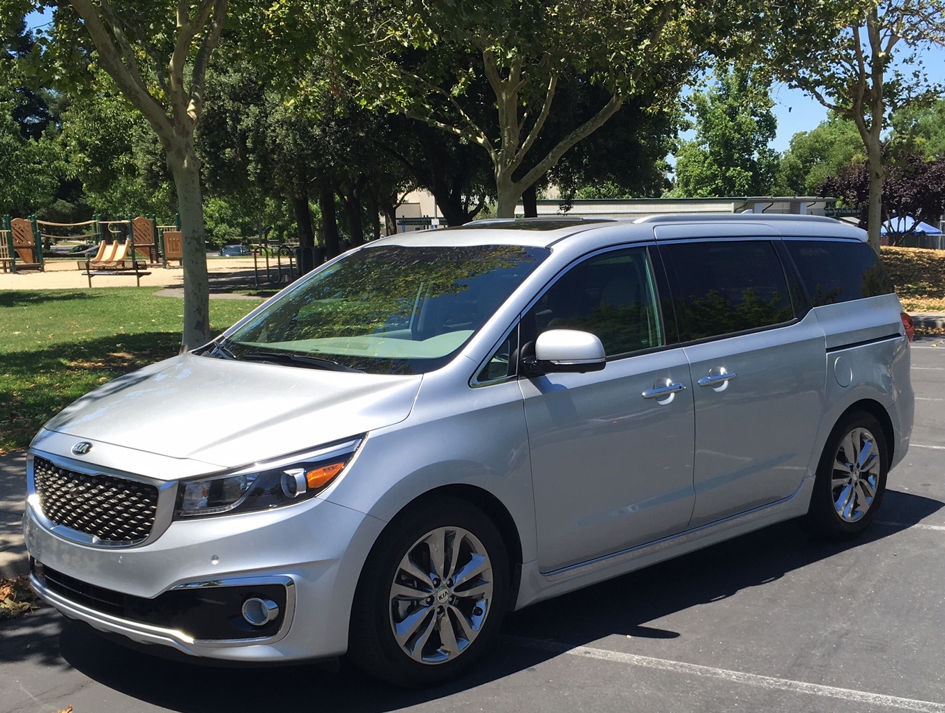 2016 Kia Sedona an enticing minivan