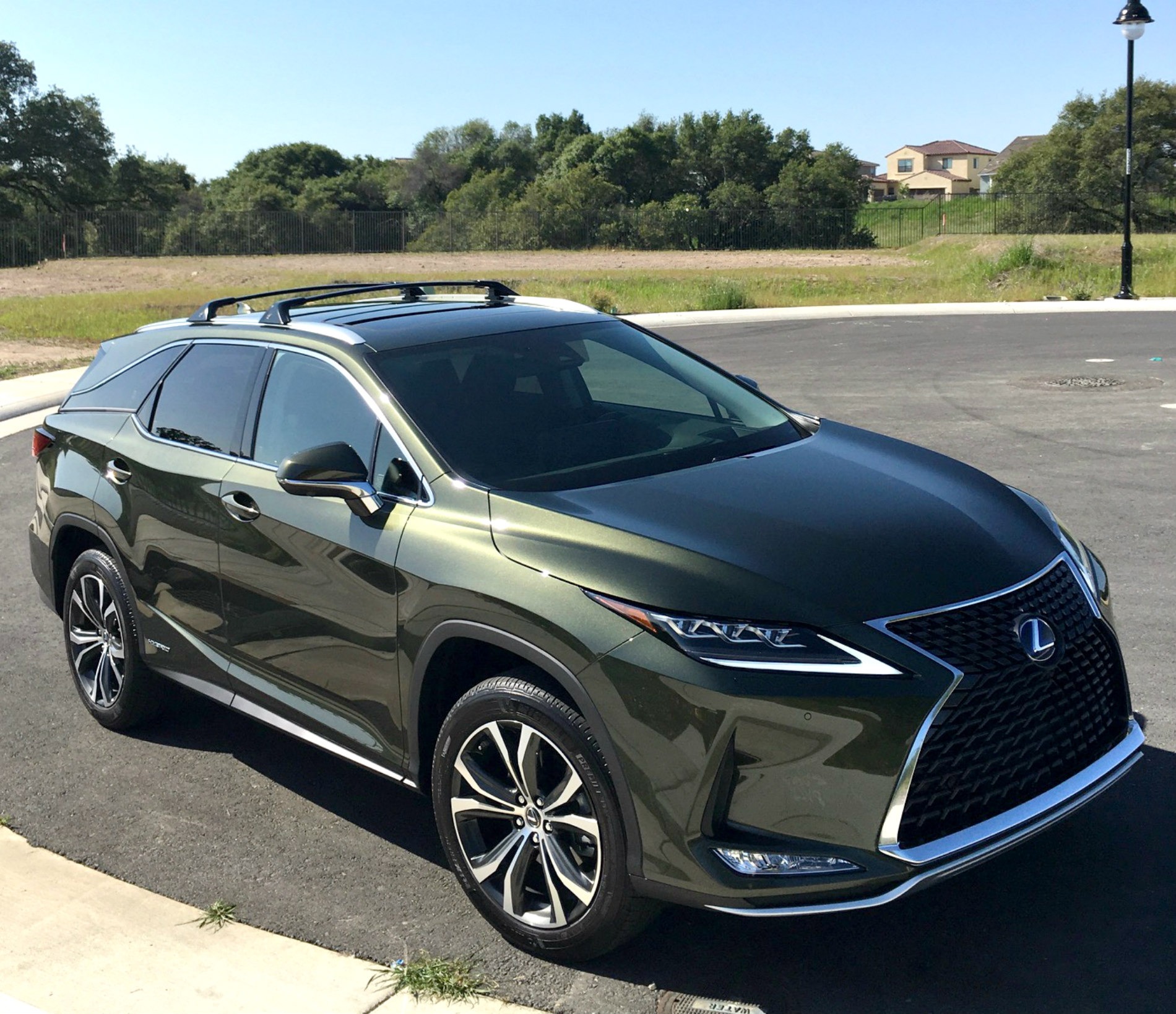 Lexus RX 450hl has third row issues