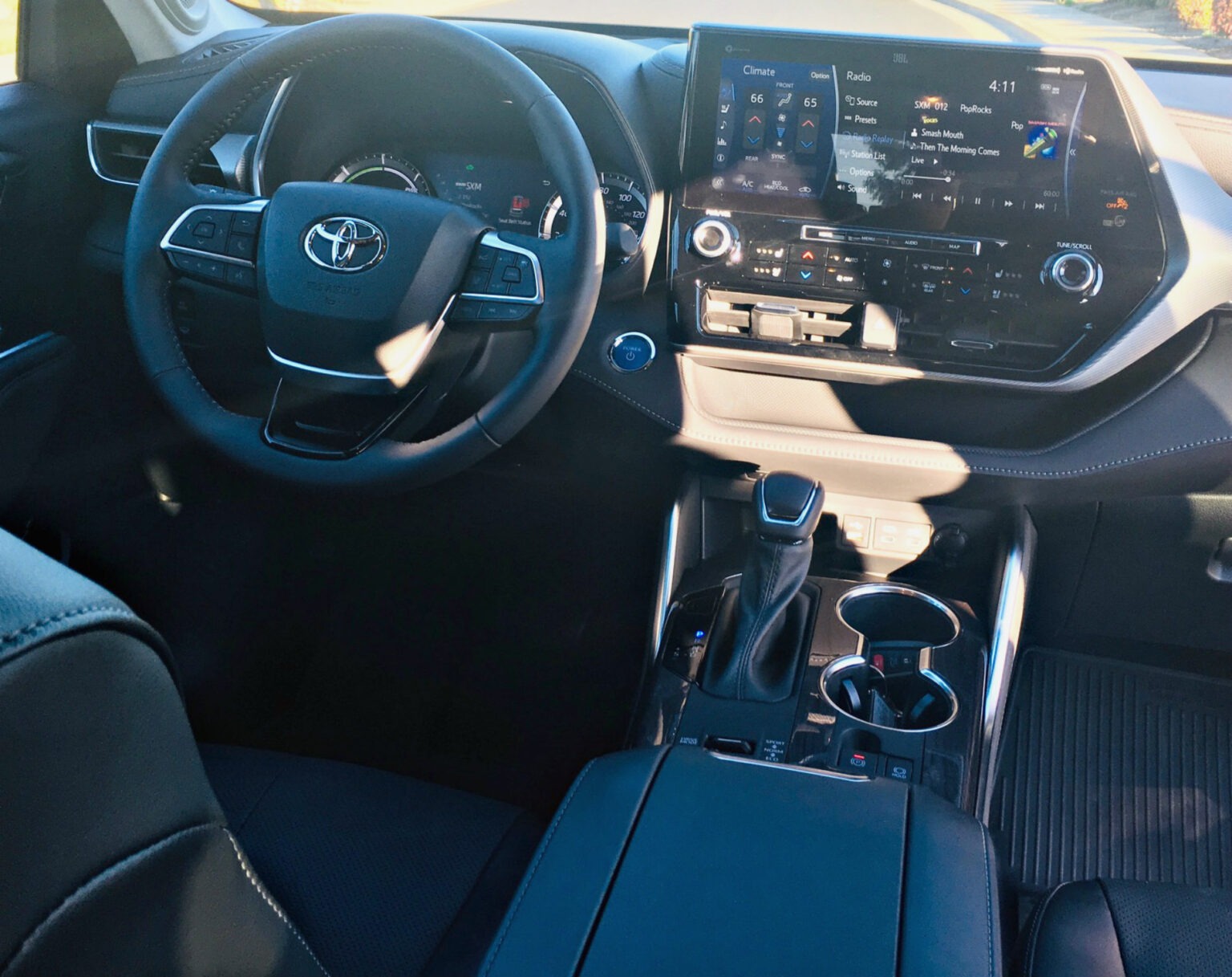 Toyota Highlander hybrid smooth SUV
